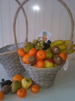 cadeau fruitmand met hengsel